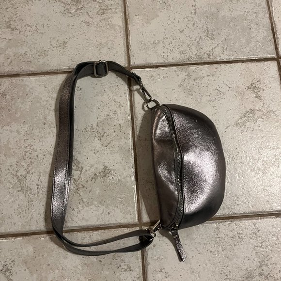 Crossbody - Leather - Picture 2 of 6